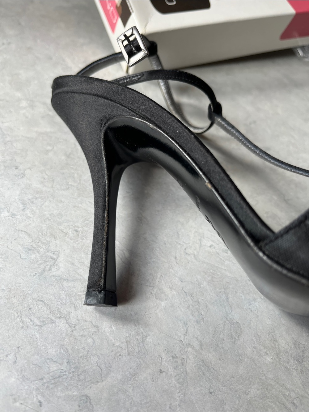 Badgley Mischka Black Sequin T-Strap Evening Sandals - Picture 8 of 8